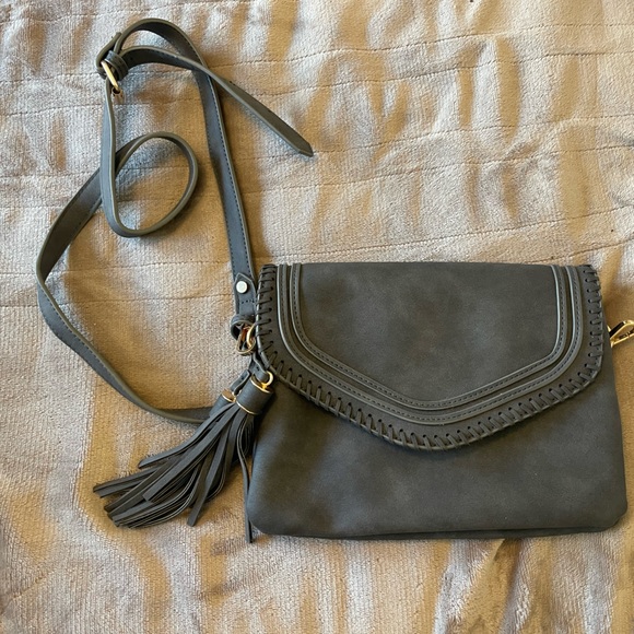 Francesca’s Pleather cross body bag with fringe - Picture 1 of 2